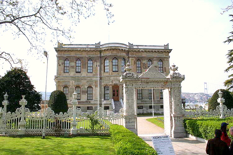 File:Bellesea Palace.jpg