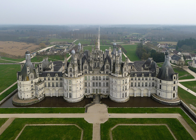 File:Château Cour-de-forêt.jpg