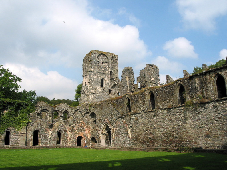 File:Ruins of Hasselt.jpg