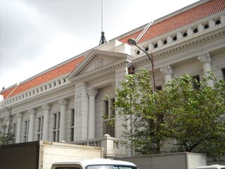 Tromelinsche Bank, a building are derived by Batavian architecture